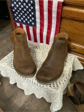 Keen Brown Leather Chelsea-Style Ankle Boots